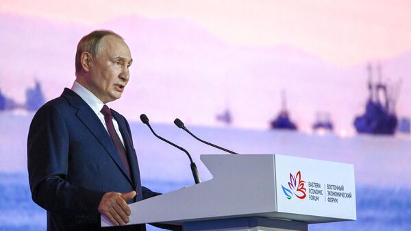 Выступление Владимира Путина на пленарном заседании ВЭФ - Sputnik Moldova