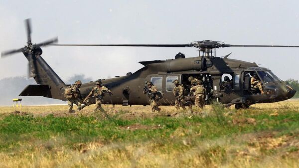 Ataşatul militar al României în SUA, generalul Florin Tomiuc a făcut parte din lotul de diplomaţi militari chemaţi la sediul Departamentului Apărării de la Washington pentru a i se comunica reducerea pe viitor a cheltuielilor cu programele de apărare şi securitate pe Flancul Estic al NATO - Sputnik Moldova