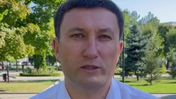 Низкие зарплаты, недоступное жилье, дорогие кредиты, безработица, деградирующая медицина – депутат Владимир Односталко рисуют мрачные перспективы жизни в Молдове при нынешней власти - Sputnik Молдова