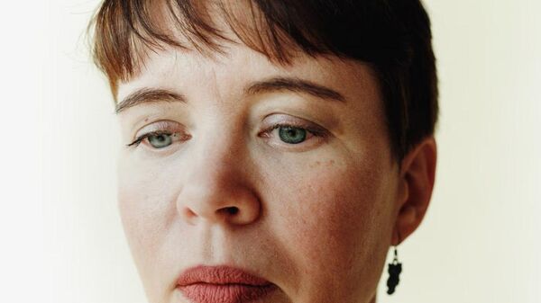 O deputată din Parlamentul Finlandei a mărturisit că a lucrat în escortă de la vârsta de 16 ani din cauza „lipsei de senzații tari” - Sputnik Moldova