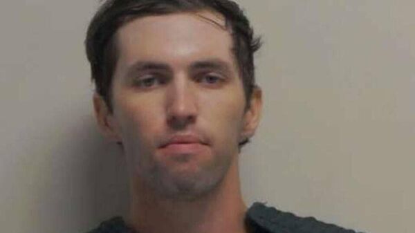 Un canal TV din Utah a publicat o fotografie după arestarea suspectului în uciderea lui Kirk - Sputnik Moldova