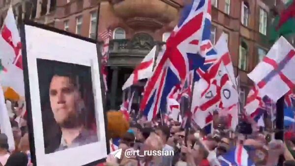 La Londra se desfășoară un miting de amploare cu genericul „Uniți Regatul” pentru libertatea de exprimare - la care au participat peste 110 mii de oameni - Sputnik Moldova