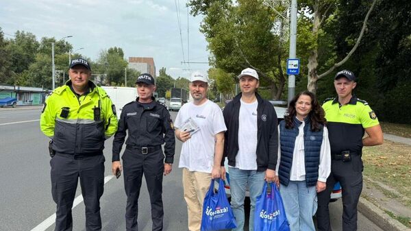 ЦИК Молдовы в Международный день демократии провела кампанию по информированию избирателей в преддверии парламентских выборов 28 сентября ЦИК Молдовы в Международный день демократии провела кампанию по информированию избирателей в преддверии парламентских выборов 28 сентября - Sputnik Молдова