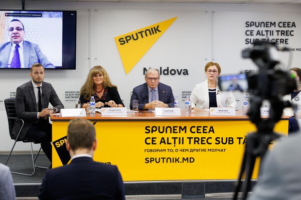 Видеомост на тему: Русская литература как основной компонент межнационального диалога Видеомост на тему: Русская литература как основной компонент межнационального диалога - Sputnik Молдова