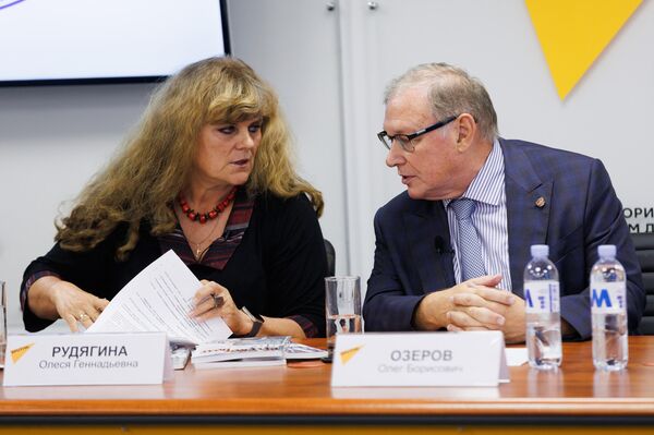 Видеомост на тему: Русская литература как основной компонент межнационального диалога Видеомост на тему: Русская литература как основной компонент межнационального диалога - Sputnik Молдова