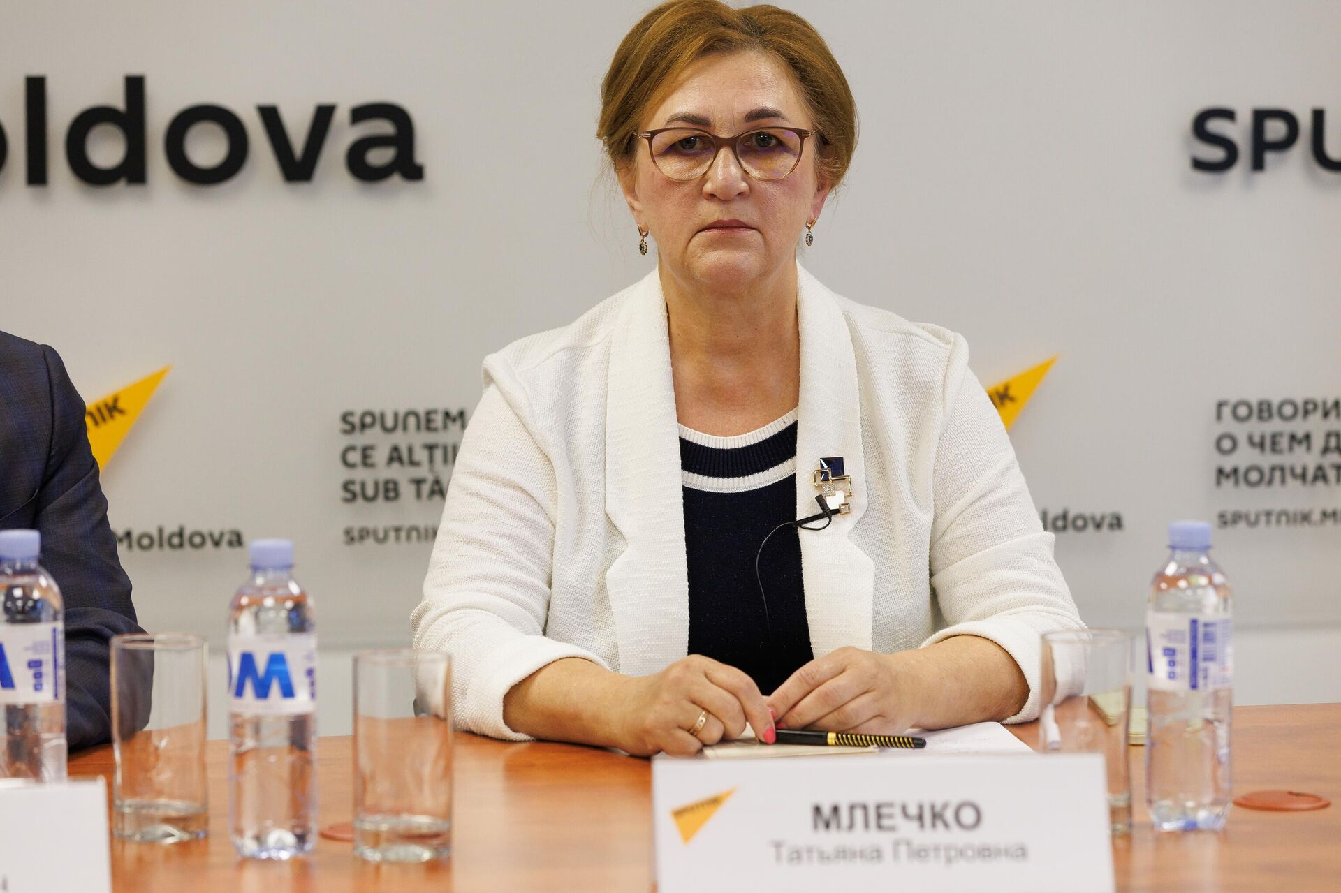 Видеомост на тему: Русская литература как основной компонент межнационального диалога Видеомост на тему: Русская литература как основной компонент межнационального диалога - Sputnik Молдова, 1920, 16.09.2025