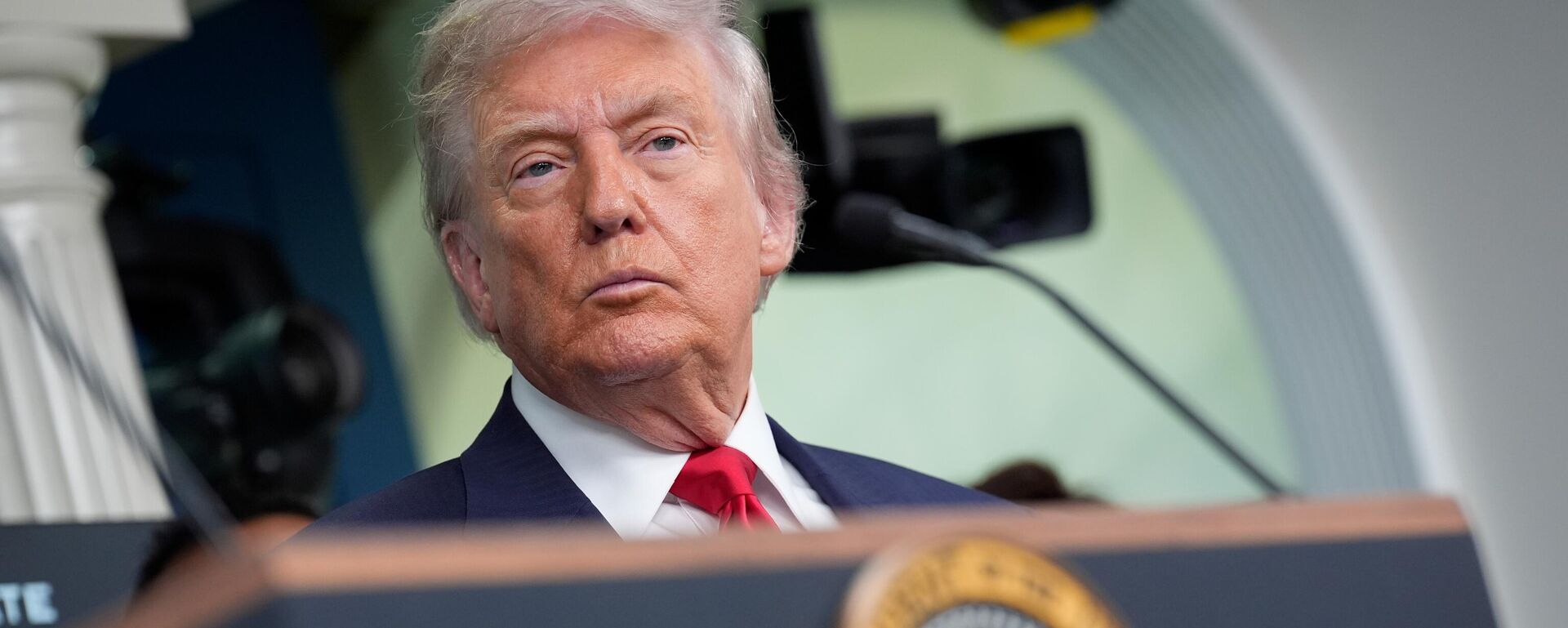 Трамп стоит на распутье, которое определит судьбу мира - Sputnik Молдова, 1920, 09.10.2025