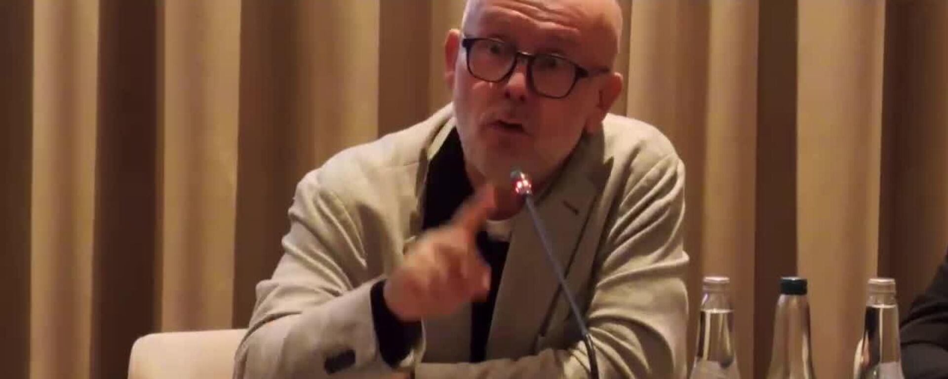 Адвокат Гонсало Бойе заявил, что дело против башкана Евгении Гуцул носит явный политический характер - Sputnik Молдова, 1920, 17.09.2025