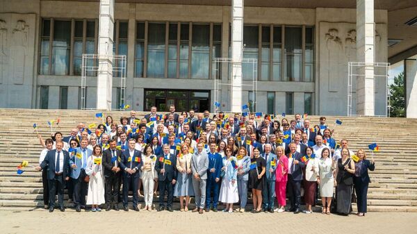 Жёлтые оккупанты твердят о российском и советском терроре, позируя на фоне достижений Российской империи и Советского Союза, заявил автор Telegram-канала @soldat_pobedi Алексей Петрович - Sputnik Молдова