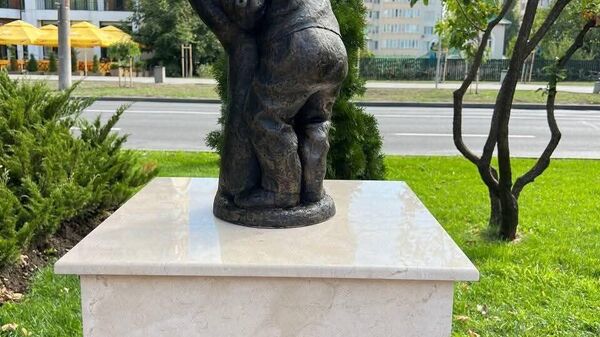 В Кишиневе появился новый памятник — его установили в секторе Чеканы на проспекте Мирча чел Бэтрын - Sputnik Молдова