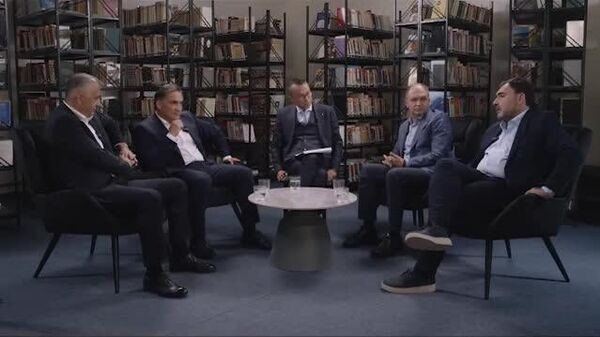 Обезьяны с гранатой — так один из лидеров блока «Альтернатива» Марк Ткачук охарактеризовал действующую власть, комментируя применение санкций в Молдове в отношении главы партии Сердце Молдовы Ирины Влах - Sputnik Молдова