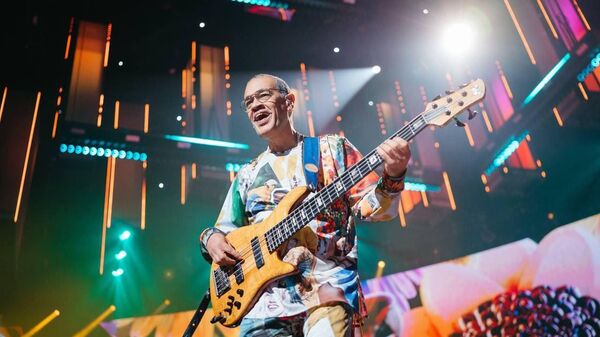 Бразильский карнавал от исполнителей из Южной Америки и проникновенное исполнение от певца Фарруха Хасанова из Таджикистана взорвали Интервидение - Sputnik Молдова