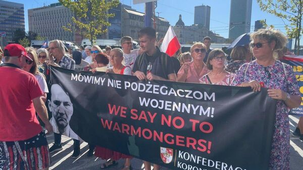 Мы говорим нет подстрекателям войны - в польской столице протестуют против участия страны в конфликте на Украине - Sputnik Молдова