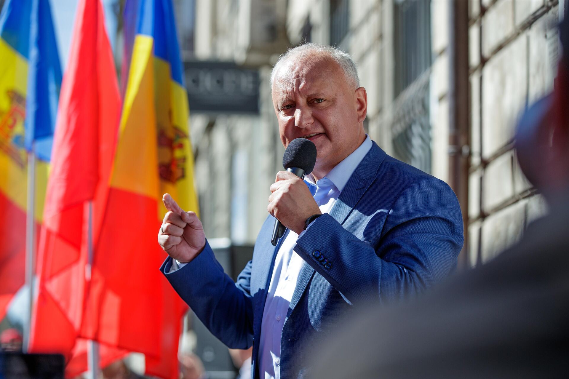 Представители оппозиции проводят акцию протеста у здания ЦИК - Sputnik Moldova, 1920, 28.09.2025