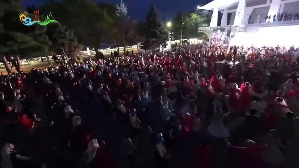 Рекорд России по самой массовой лезгинке установили в Дагестане, сообщает РИА Новости - Sputnik Молдова