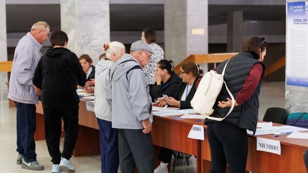 Голосование жителей Левобережья Днестра на выборах в парламент Молдовы 28 сентября 2025 - Sputnik Молдова