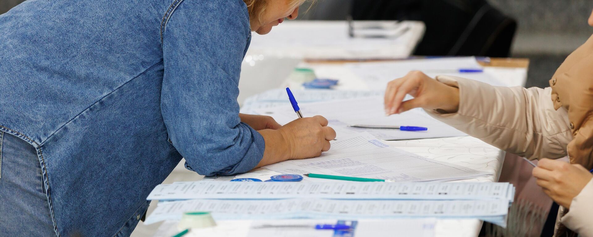 Обработано более 50% протоколов участков в Приднестровье: какая политсила лидирует - Sputnik Молдова, 1920, 28.09.2025