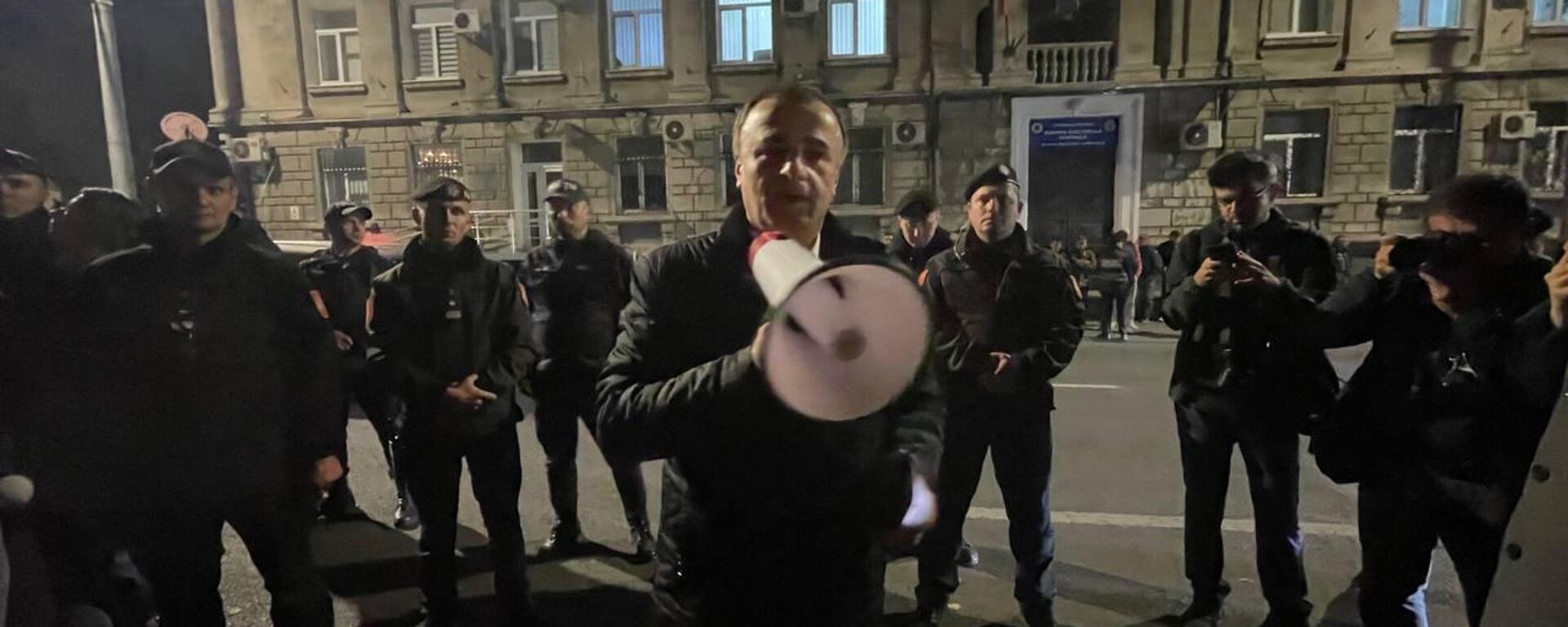 Патриотический блок проводит акцию протеста у здания ЦИК Молдовы - Sputnik Молдова, 1920, 29.09.2025