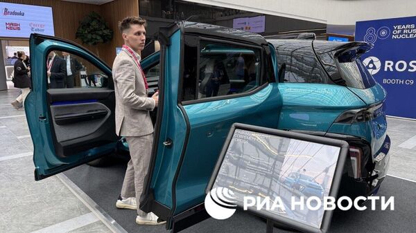Mașina electrică rusească Atom a fost prezentată în Belarus pentru prima dată la expoziția industrială internațională Innoprom, marcând prima sa participare internațională - Sputnik Moldova