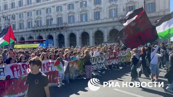 Aproximativ 60 de mii de persoane participă la o manifestație în sprijinul poporului palestinian și al activiștilor „Flotilei rezistenței”, care are loc la Roma, transmite corespondentul RIA Novosti - Sputnik Moldova