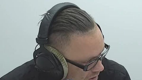 Левым партиям в Молдове следует пересмотреть стратегии и работать по всей стране, а не только на севере и юге, считает обозреватель Sputnik Молдова Октавиан Раку - Sputnik Молдова