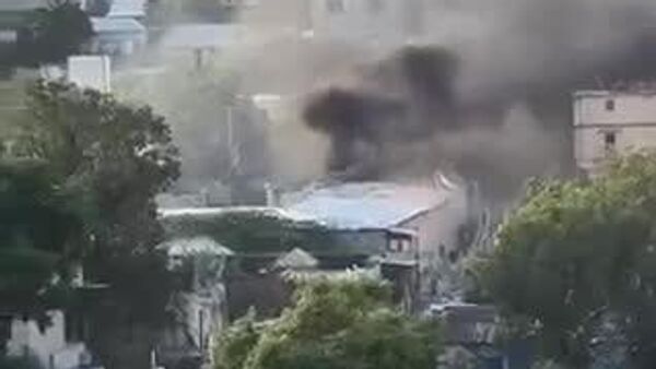 O a doua explozie a avut loc într-o închisoare situată lângă palatul prezidențial din capitala somaleză Mogadishu; instituția a fost atacată de militanți ai grupării islamiste radicale Al-Shabaab, relatează publicația Garowe - Sputnik Moldova