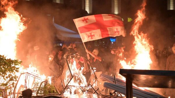 Подборка фото корреспондента @SputnikGeorgia с сегодняшнего протестного вечера - Sputnik Moldova