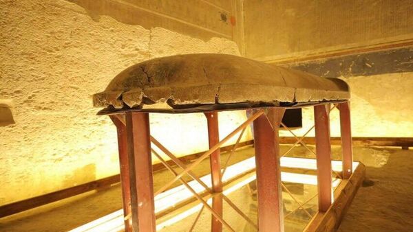 Mormântul faraonului egiptean Amenhotep al III-lea din Valea Regilor din Luxor a fost redeschis pentru vizitare după o restaurare de peste 20 de ani, a anunțat ministerul turismului și antichităților din Egipt - Sputnik Moldova