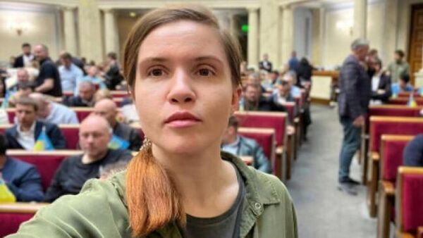 Депутат Верховной рады Украины Марьяна Безуглая призвала жителей украинских городов и особенно Киева переехать в деревню на зиму ввиду возможного блэкаута - Sputnik Молдова