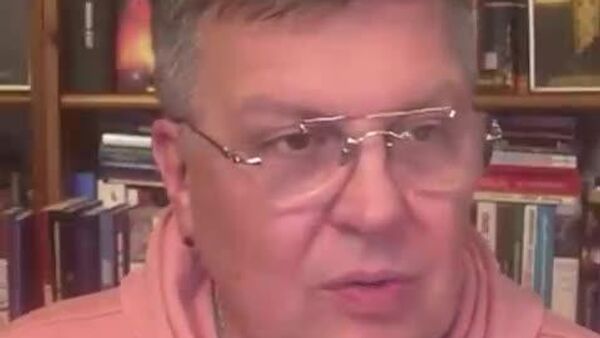 “Брюссель люто раздражает то, что их ставленники никак не могут разорвать дружеские отношения молдавского и российского народов”, - Алексей Мартынов, директор Международного института новейших государств (Москва), политолог - Sputnik Молдова