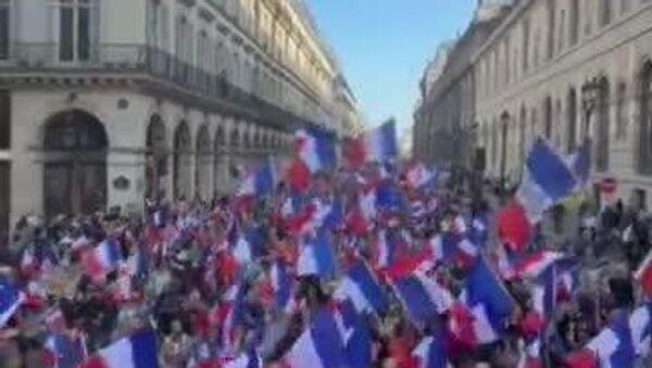 Макрона просят на выход - Sputnik Молдова