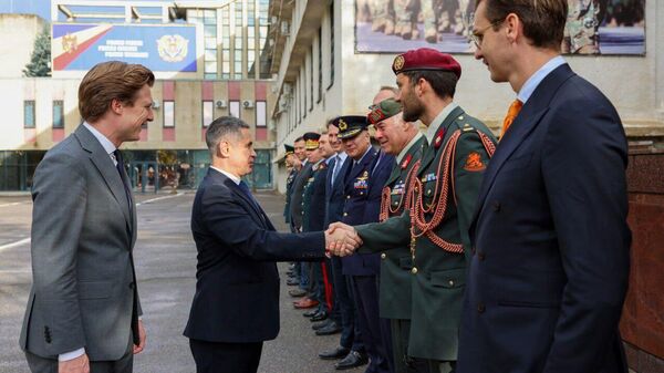 Ministrul moldovean al Apărării, Anatolie Nosatîi, s-a întîlnit duminică cu ministrul olandez al Apărării, Ruben Brekelmans, aflat în vizită oficială la Chișinău - Sputnik Moldova