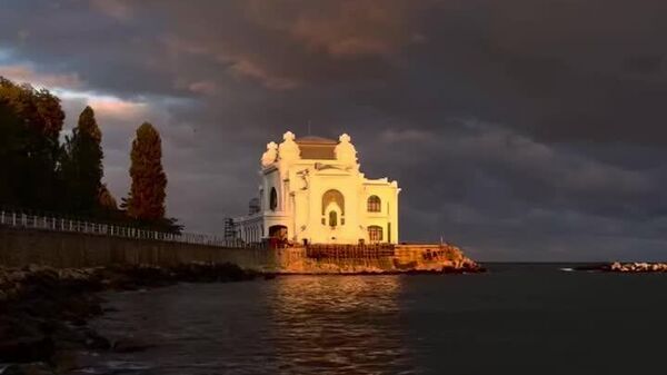 Octombrie pe faleza Cazinoului din Constanța - Sputnik Moldova