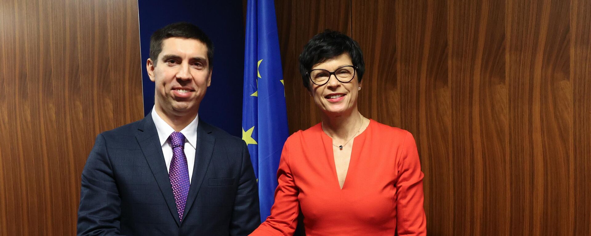 Попшой и Кос обсудили в Люксембурге опыт свободных выборов, помощь и реформы - Sputnik Молдова, 1920, 21.10.2025