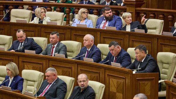Заседание парламента Молдовы Ședința în plen a Parlamentului Republicii Moldova 22.10.2025 - Sputnik Молдова