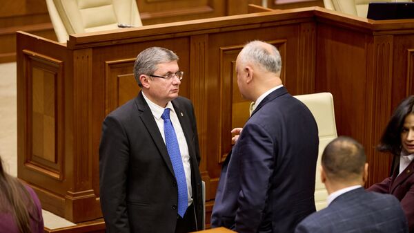 Оппозиция возглавила только 5 из 12 парламентских комиссий - Sputnik Молдова
