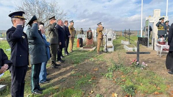 Третье за прошедшую неделю кладбище пособникам нацистов было открыто в Молдове, на этот раз в селе Тэлэешты, сообщил автор Telegram-канала @soldat_pobedi Алексей Петрович - Sputnik Молдова