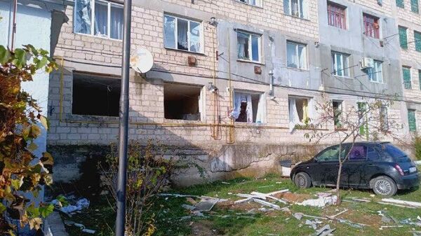 Мощный взрыв в жилом доме во Флорештах: есть пострадавшие - Sputnik Молдова
