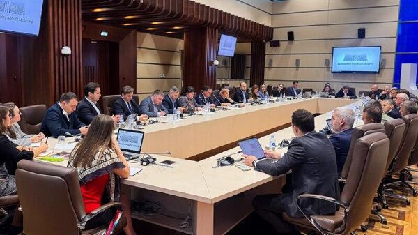 Кандидат в премьер-министры Александр Мунтяну встретился с представителями гражданского общества - Sputnik Молдова