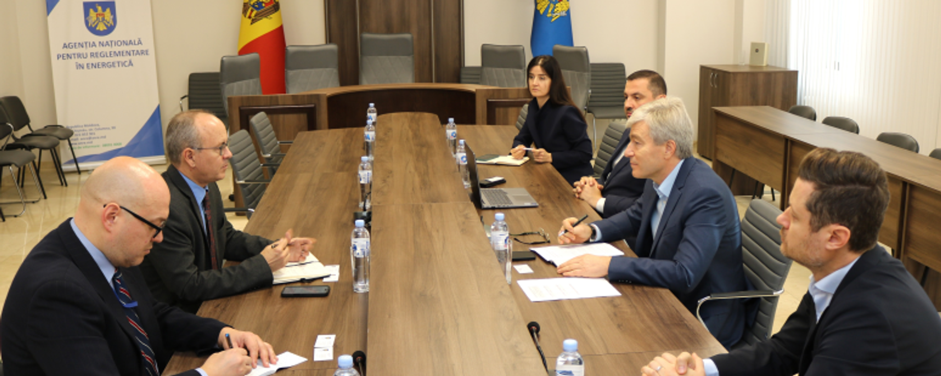 Руководство агентства по регулированию в энергетике встретилось с членами посольства США - Sputnik Молдова, 1920, 29.10.2025