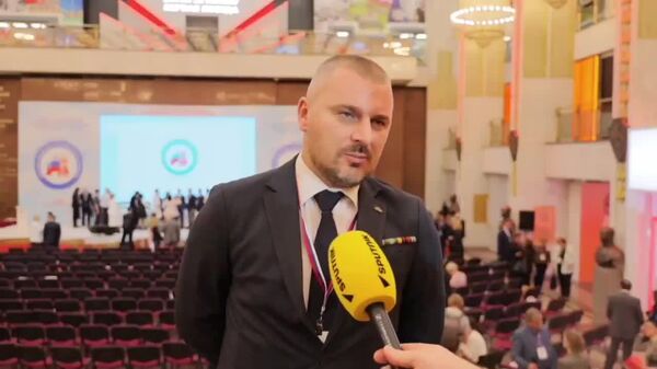 В Молдове предпринимаются попытки переписать историю Великой Отечественной войны и реабилитировать пособников нацизма, заявил глава Координационного совета российских соотечественников в Молдове Алексей Петрович - Sputnik Молдова