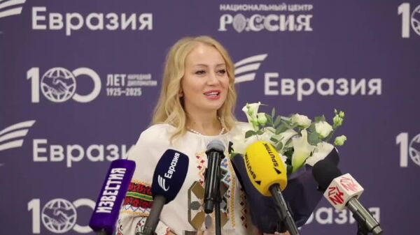 Originară din Republica Moldova, Alina Andreeva, a ocupat locul 3 la categoria „Din inimă: a vindeca” în cadrul Premiilor Internaționale „Eurasia”, pentru implementarea soluțiilor medicale inovatoare și proiectele dedicate creșterii gradului de alfabetizare a populației în ceea ce privește un mod de viață sănătos - Sputnik Moldova