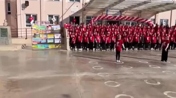 В Турции хор местных школьников исполнил Катюшу - Sputnik Молдова