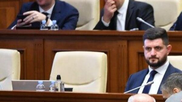 Новый министр культуры на заседании парламента времени зря не терял – проводил исследования в духе Мариана и Перчуна - Sputnik Молдова