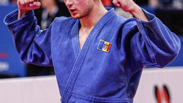 Бельчанин Михаил Латышев (90 кг) стал вице-чемпионом Европы среди молодежи (U23), передает @balti_online - Sputnik Молдова