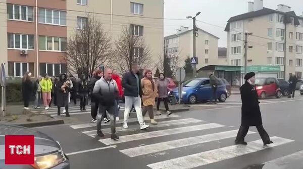 Locuitorii din Kiev au blocat strada din cauza frigului din case - Sputnik Moldova