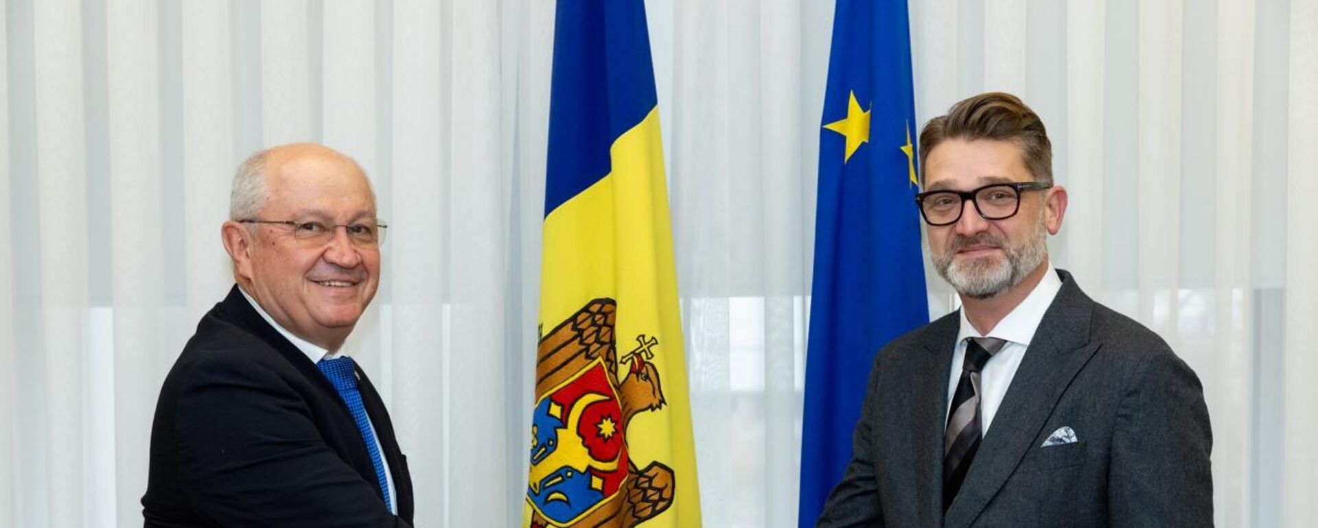 Премьер Молдовы Мунтяну пообещал послу Румынии особое сотрудничество - Sputnik Молдова, 1920, 06.11.2025