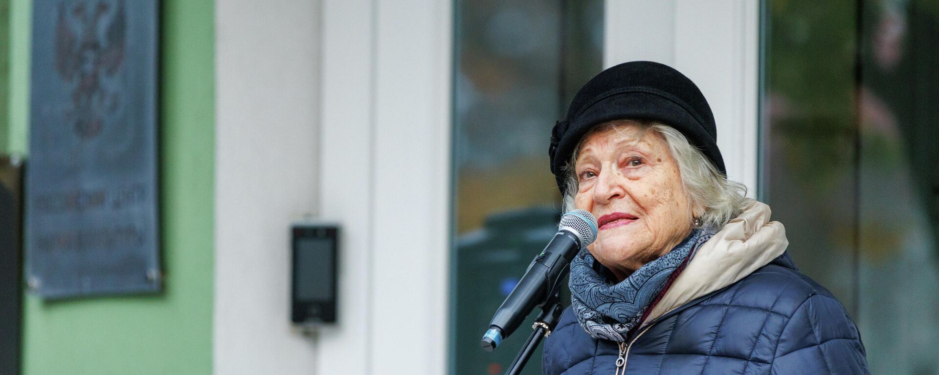 Глава Русской общины пришла в парламент высказаться в защиту Русского дома - Sputnik Молдова, 1920, 13.11.2025