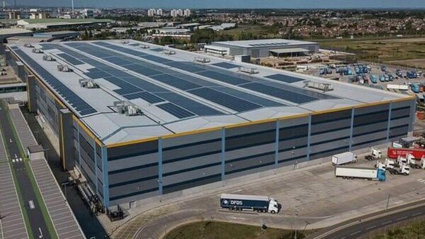 Autoritățile SUA plănuiesc să cumpere depozite mari și să le transforme pentru a găzdui migranți ilegali înainte de deportare - Sputnik Moldova