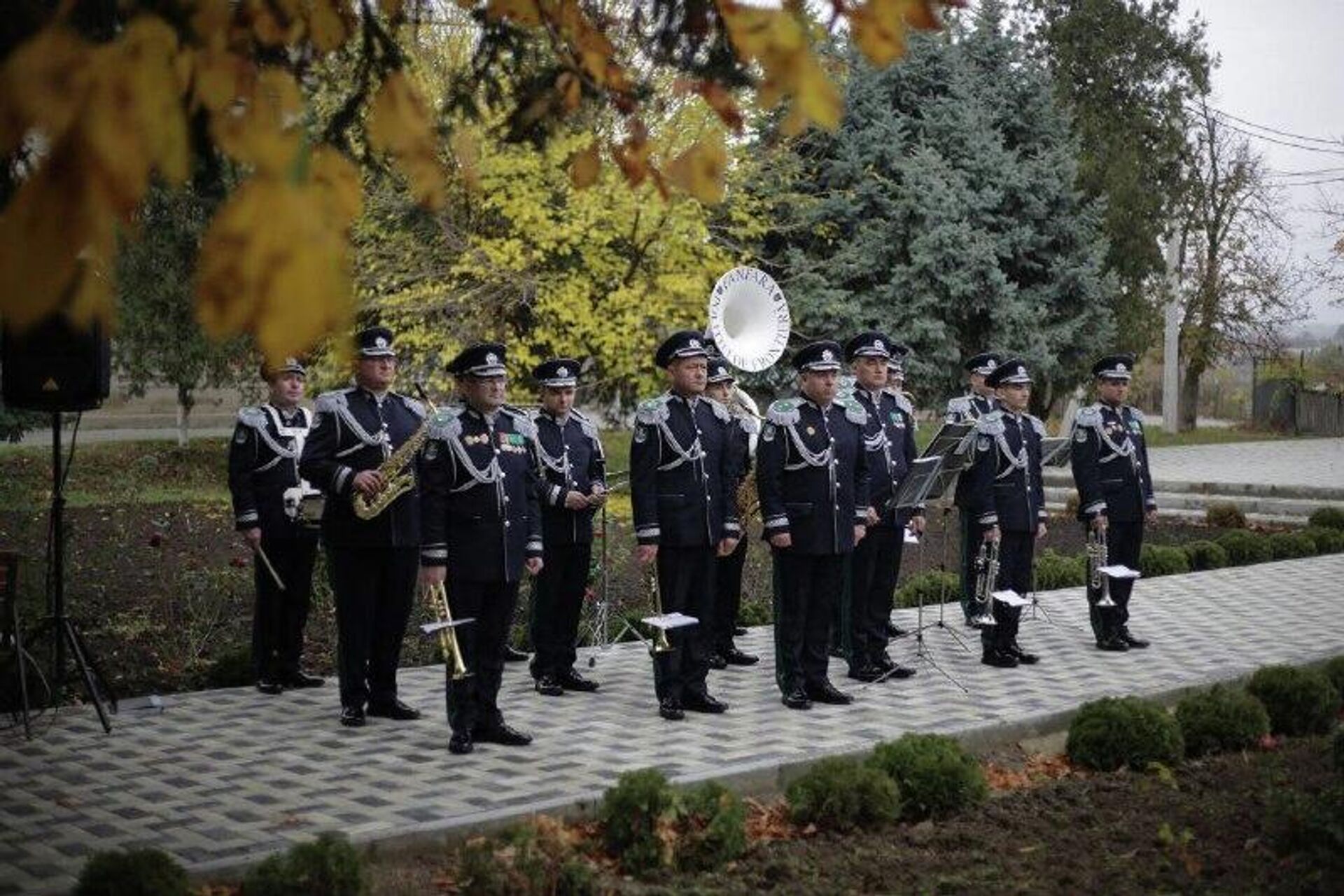 В селе Слобозия Маре Кагульского района Республики Молдова открыли очередной памятник военнослужащим нацистской Румынии, погибшим летом 1941 года во время вторжения в Советской Союз - Sputnik Молдова, 1920, 10.11.2025